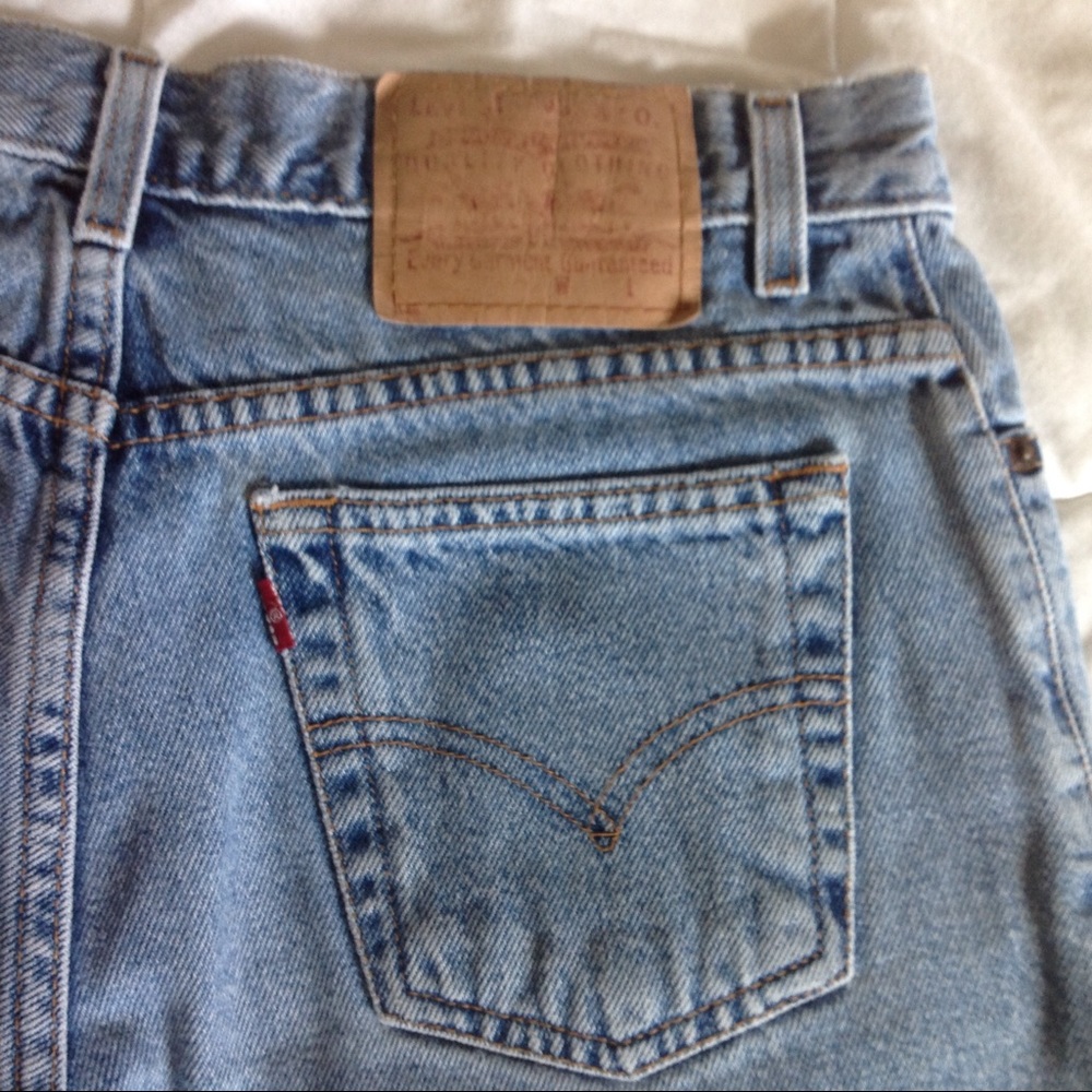 1990s LEVIS acid washed short jean shorts - Picture 6 of 7